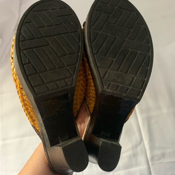 Mudd Natural Woven Leather Platform Mule - Picture 9 of 9